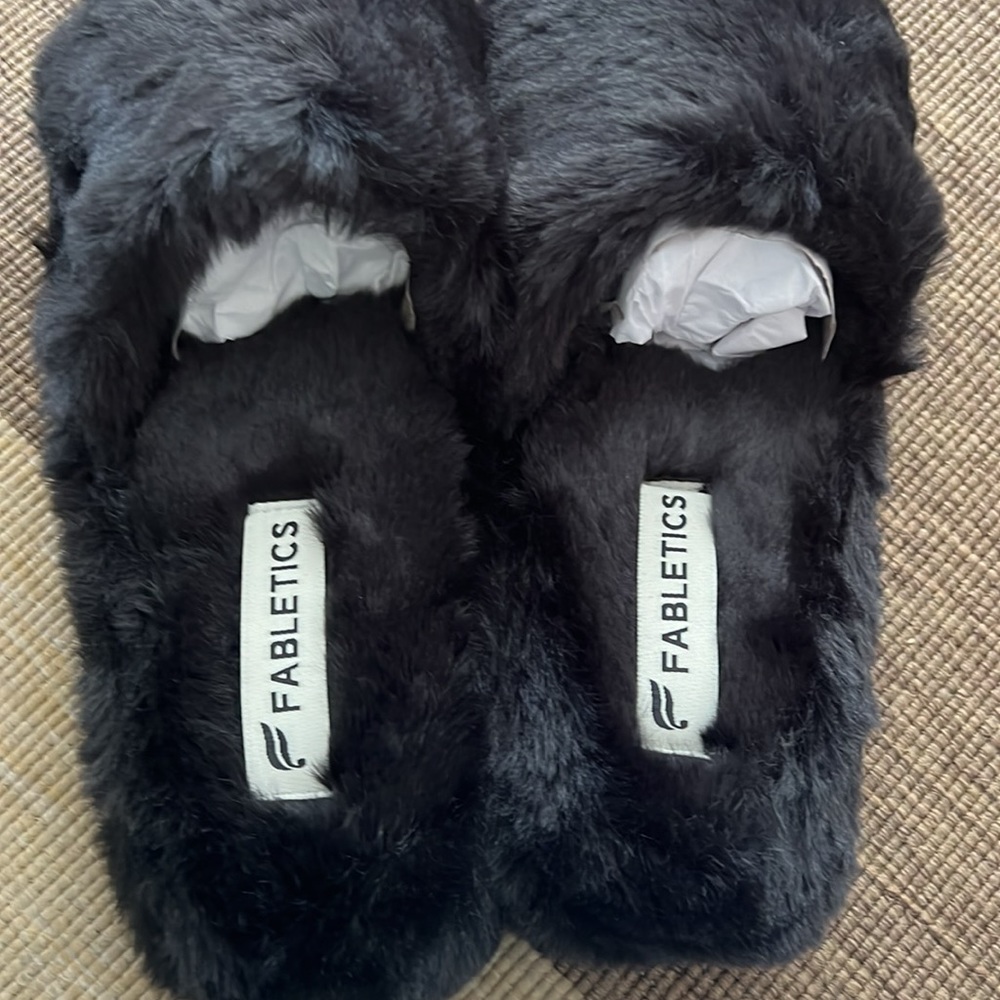 Fabletics, Slip on, fur slipper, blk size 7